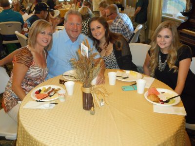 Kraig "The Mauler" Walker, wife Gina and daughters Cieara and Taylor